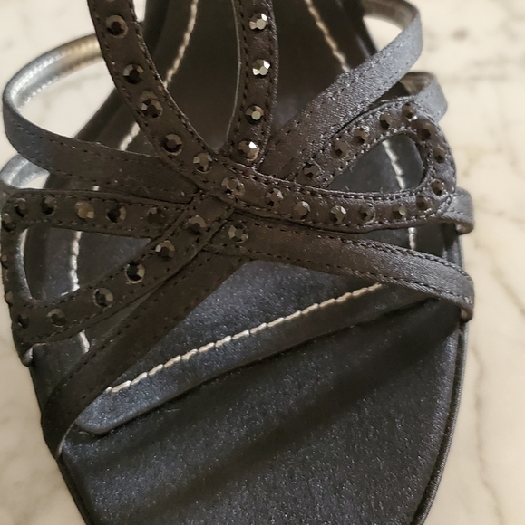 HP🎉Nina Jeweled Black Strappy Heels 7M - Picture 4 of 11